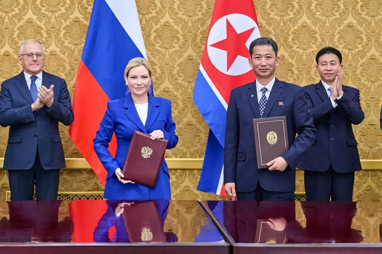 Россия и КНДР подписали план сотрудничества в культурной сфере Россия и КНДР подписали план сотрудничества в культурной сфере