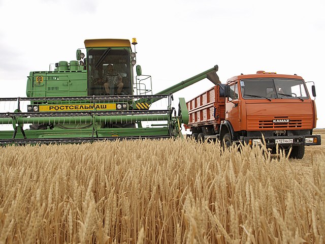 Правительство направит почти 900 млн рублей на поддержку аграриев в регионах