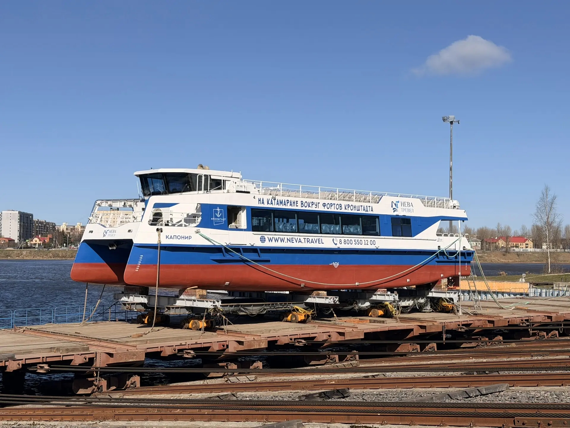 ОСК передала заказчику завершающий серию экскурсионно-прогулочный катамаран проекта «Соммерс» – «Капонир»