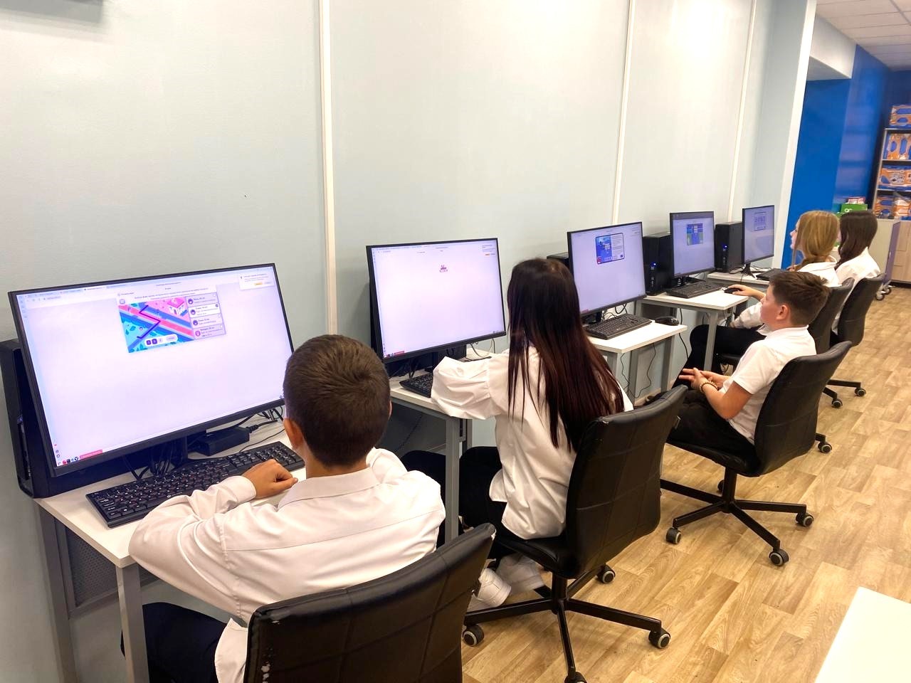 Более 6,3 млн школьников приняли участие во Всероссийской онлайн-олимпиаде «Безопасные дороги»