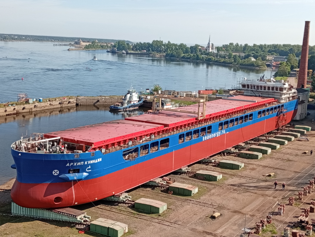ОСК спустила на воду в Шлиссельбурге сухогруз проекта RSD59 «Архип Куинджи»