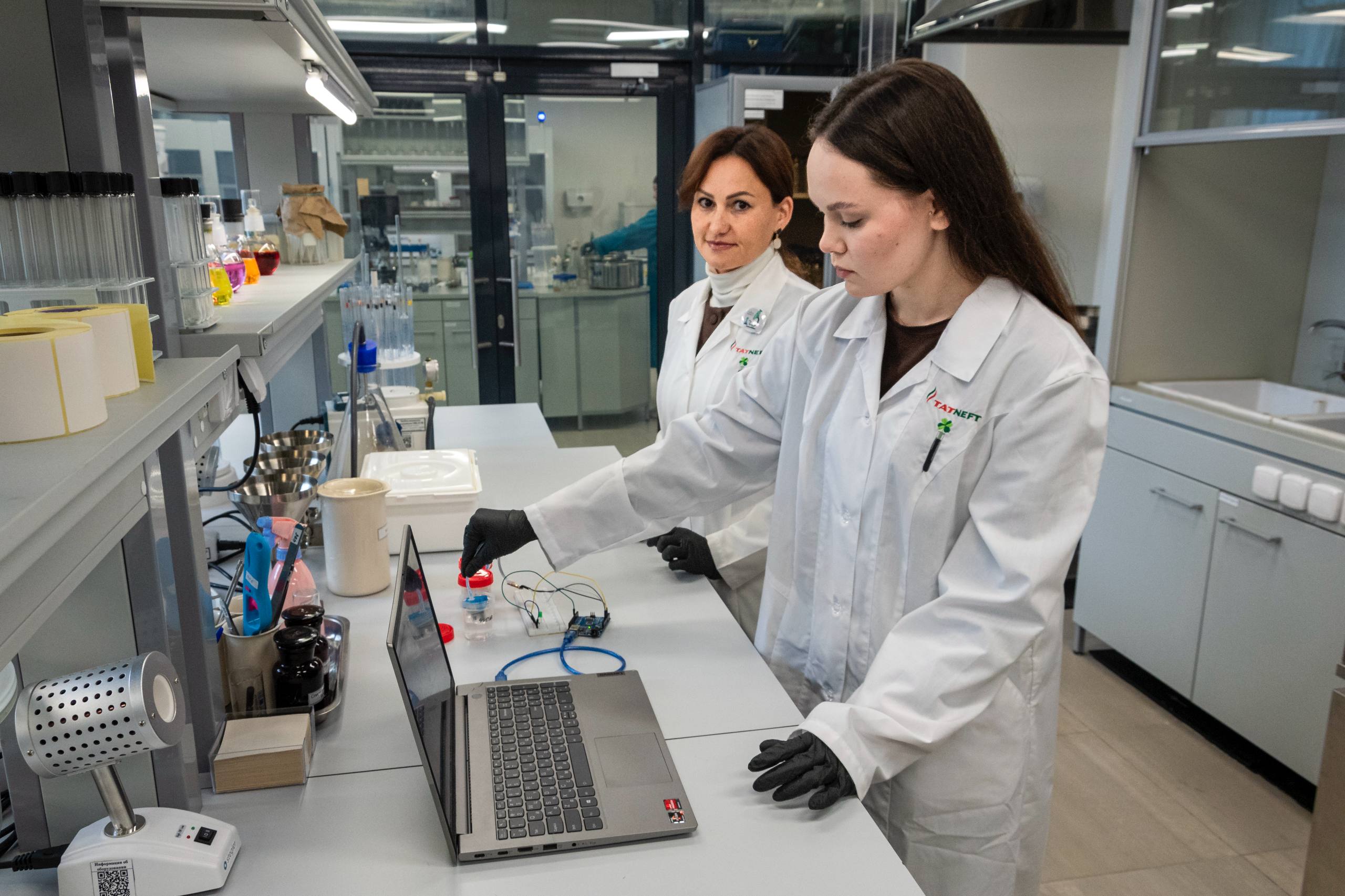 В «Татнефти» создали детектор активности микробов