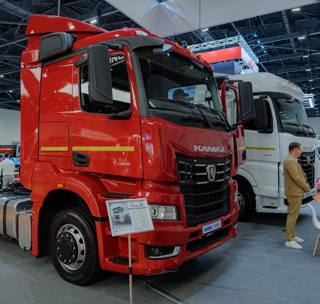В Казахстане начались продажи новых моделей магистральных тягачей КАМАЗ поколения К5 В Казахстане начались продажи новых моделей магистральных тягачей КАМАЗ поколения К5