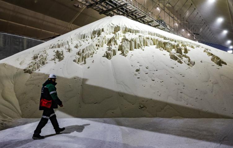 Кабмин продлит квоты на вывоз минеральных удобрений до мая 2026 года